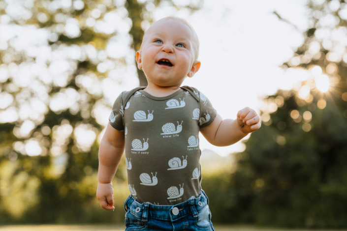 AnnemarieJaeger_Familienfotos am See im Sonnenuntergang_30