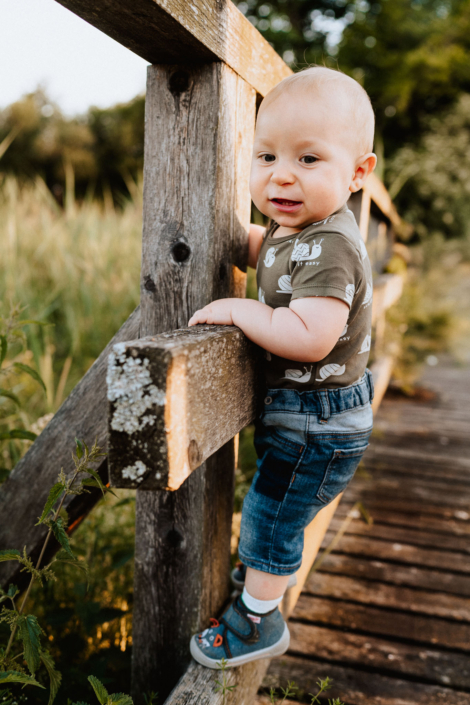 AnnemarieJaeger_Familienfotos am See im Sonnenuntergang_55